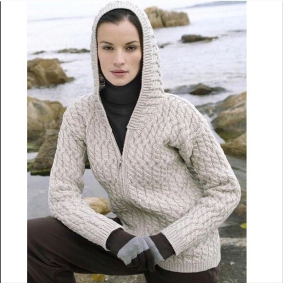 Aran Sweater Market 100% Merino Wool Cable Knit Hoodie...